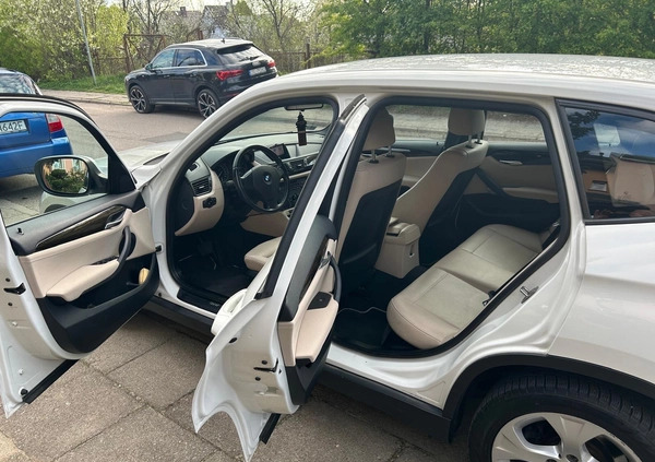 BMW X1 cena 39900 przebieg: 143000, rok produkcji 2011 z Słupsk małe 172